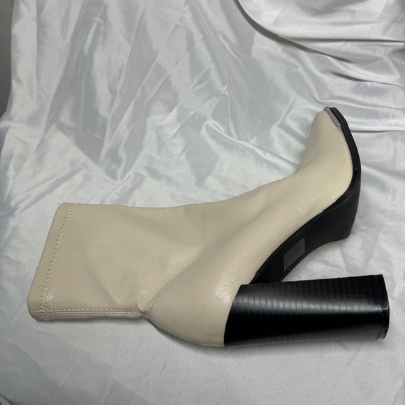 Public Desire Liberty Square Toe Heeled Bootie in Off White Size 9 - Picture 10 of 16